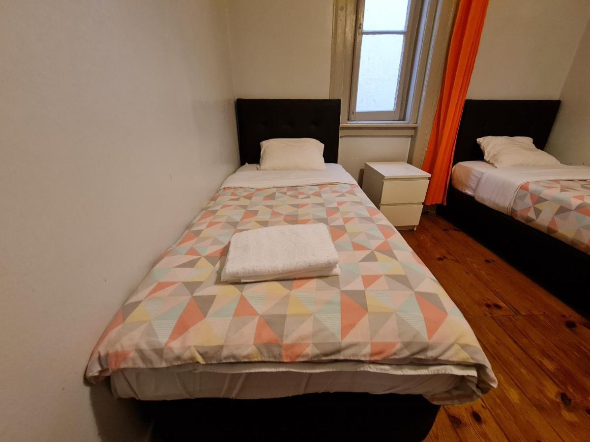 Shangri-La Hostel Anjos Lissabon Buitenkant foto