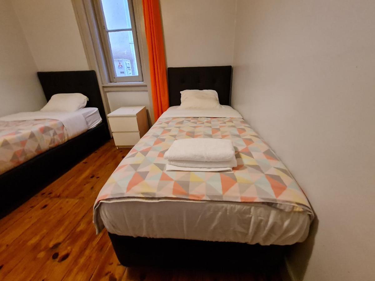 Shangri-La Hostel Anjos Lissabon Buitenkant foto