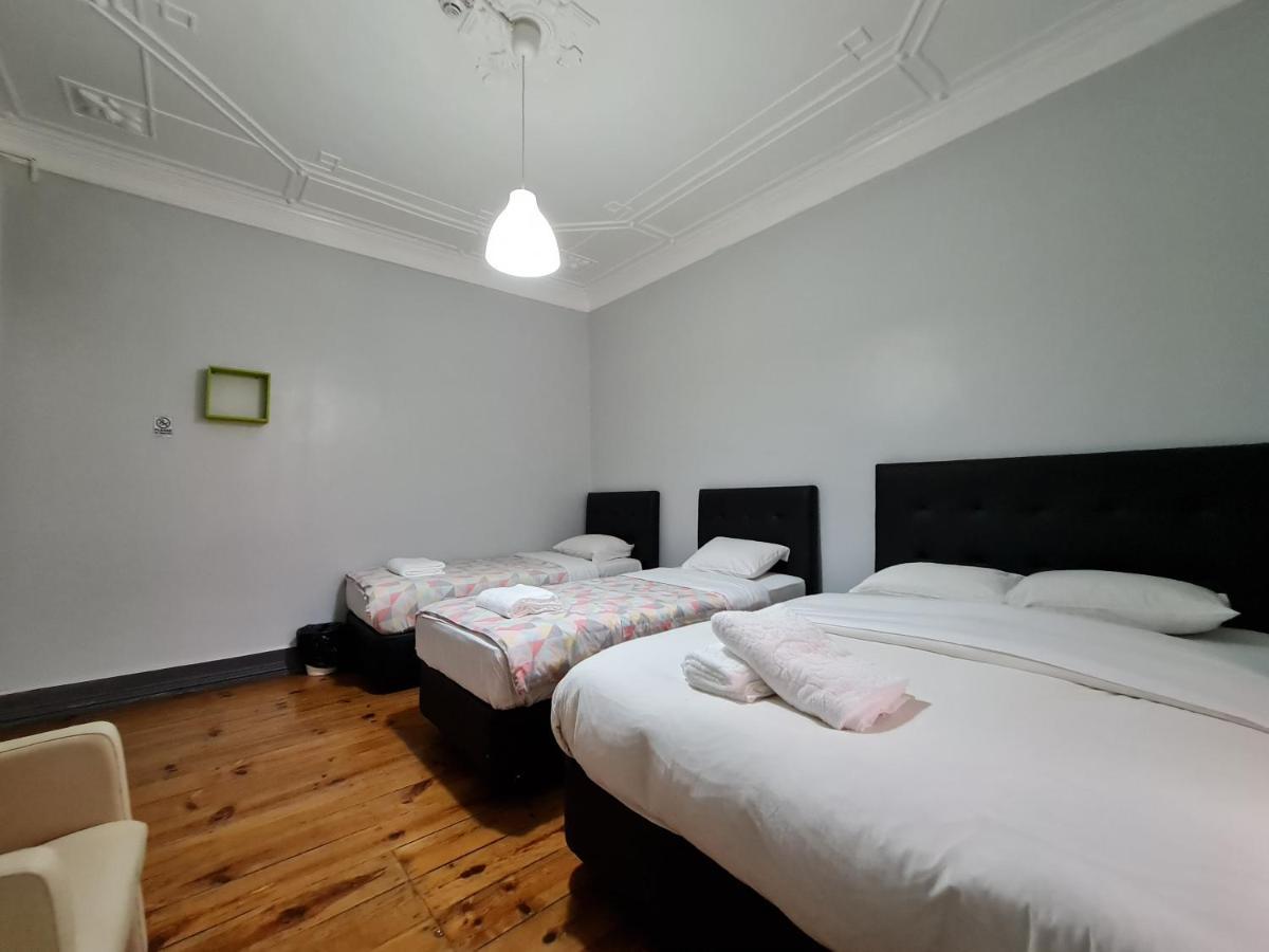 Shangri-La Hostel Anjos Lissabon Buitenkant foto