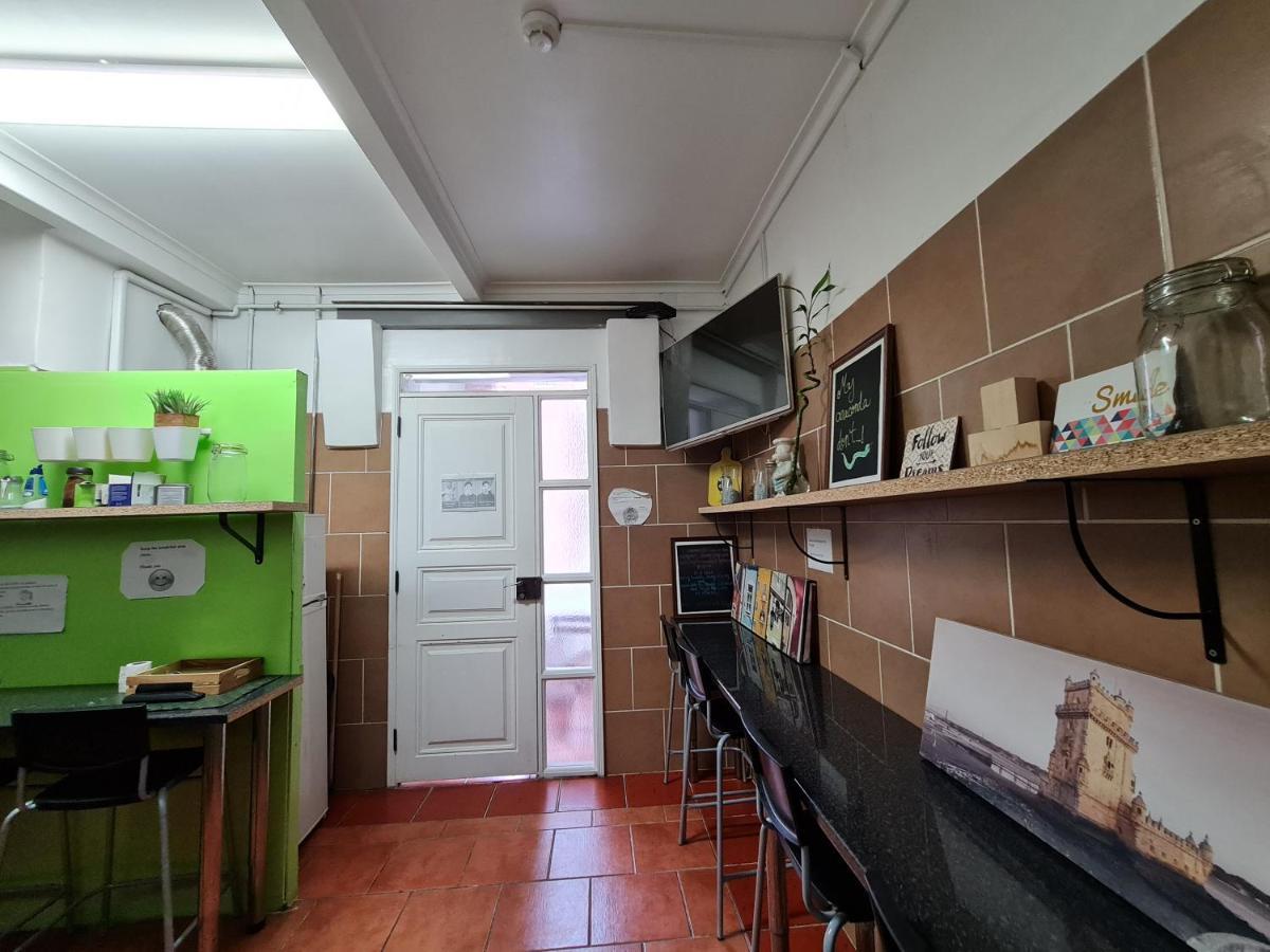 Shangri-La Hostel Anjos Lissabon Buitenkant foto