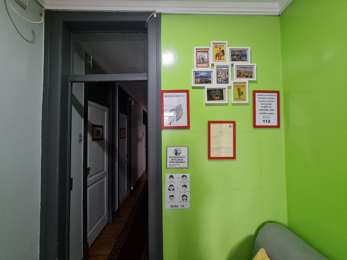 Shangri-La Hostel Anjos Lissabon Buitenkant foto