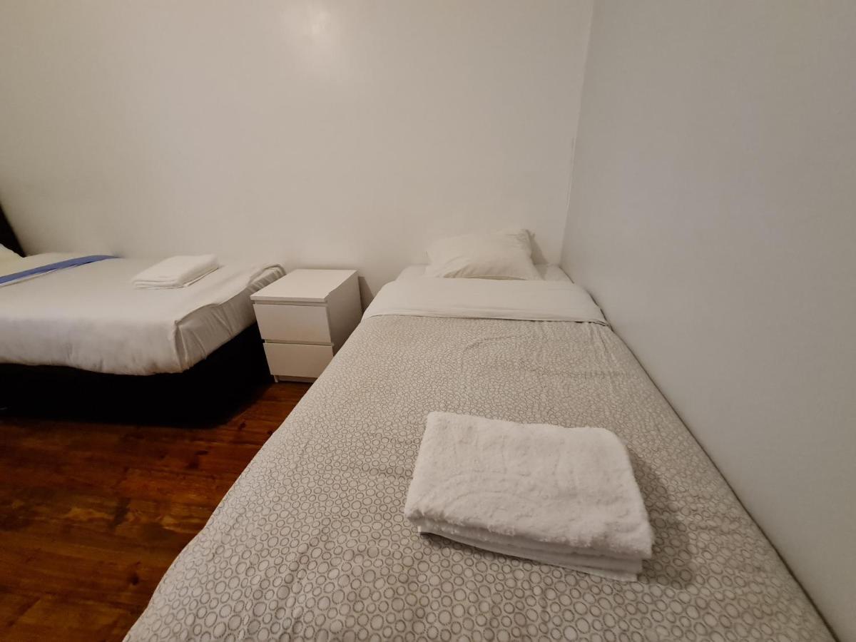 Shangri-La Hostel Anjos Lissabon Buitenkant foto