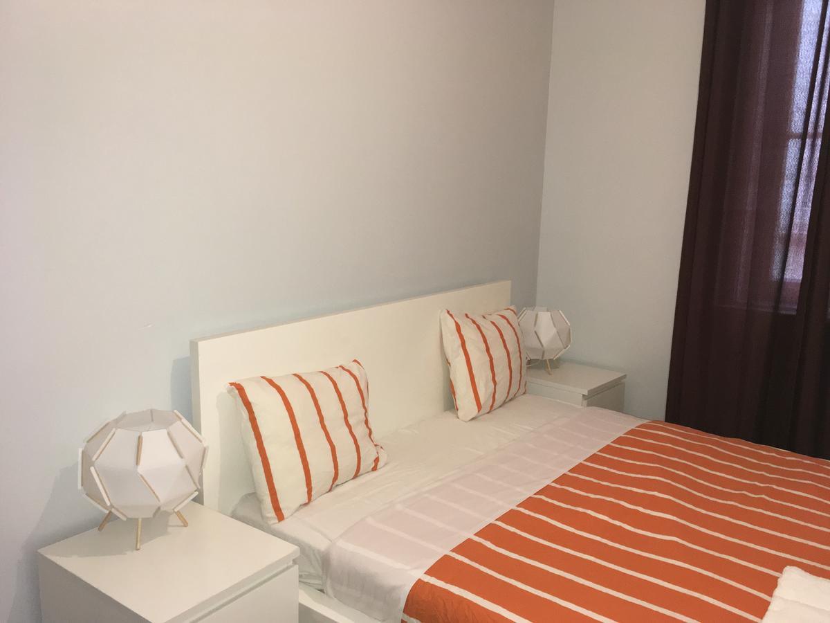 Shangri-La Hostel Anjos Lissabon Buitenkant foto